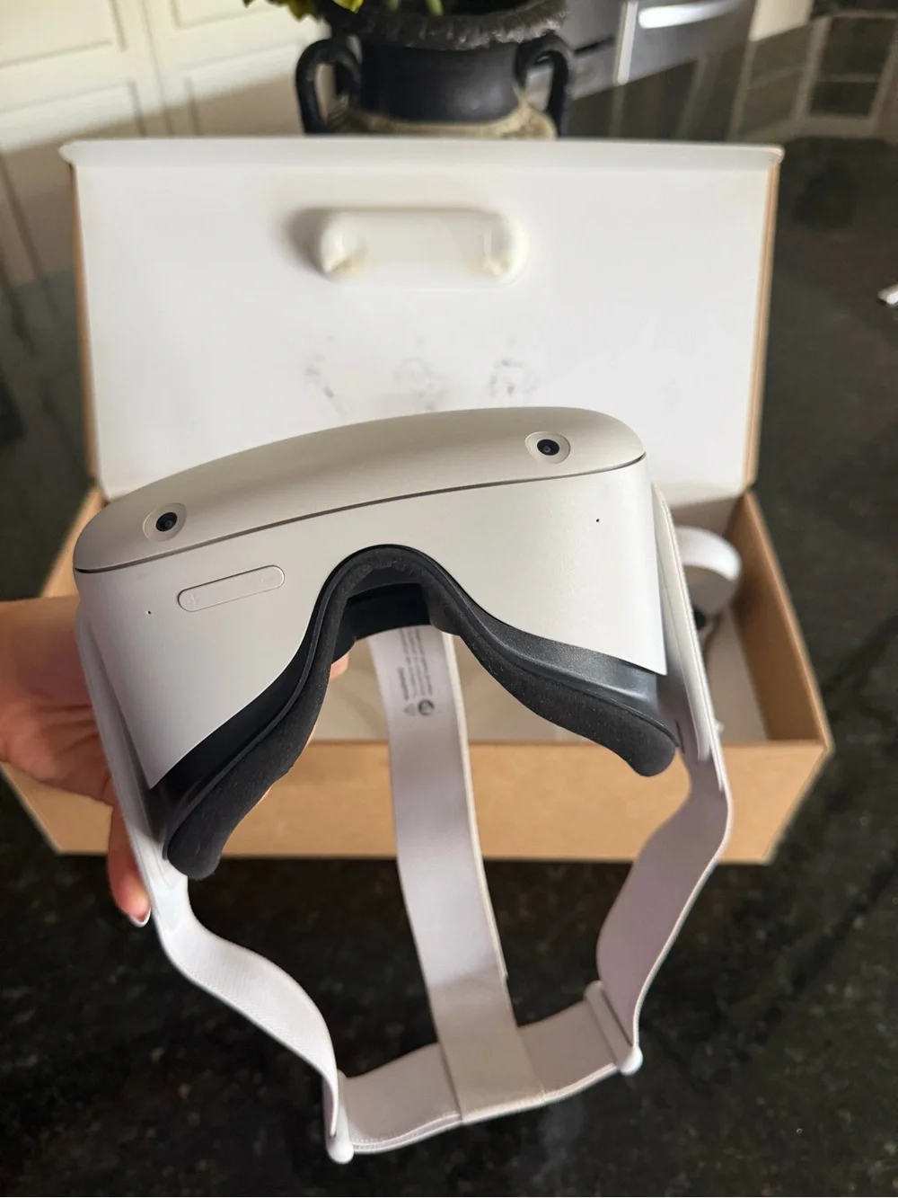 Oculus Quest 2 - Picture 7 of 8